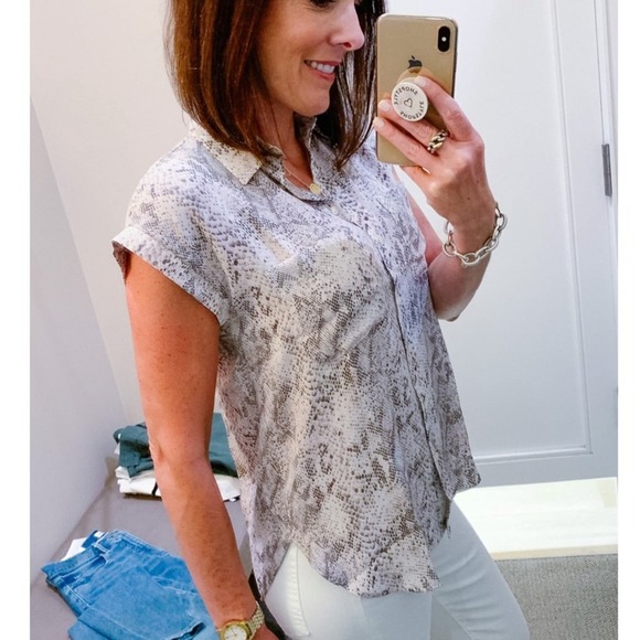Loft Womens snake print short sleeve button up top Size small sleeveless blouse - Picture 2 of 11